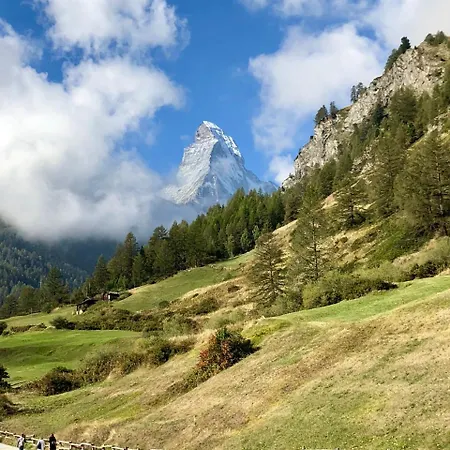 The Matterhorn Хостел